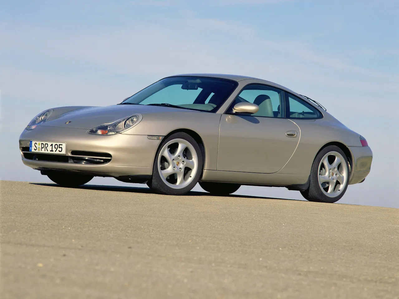 Coche del día: Porsche 911 Carrera 4 (996)