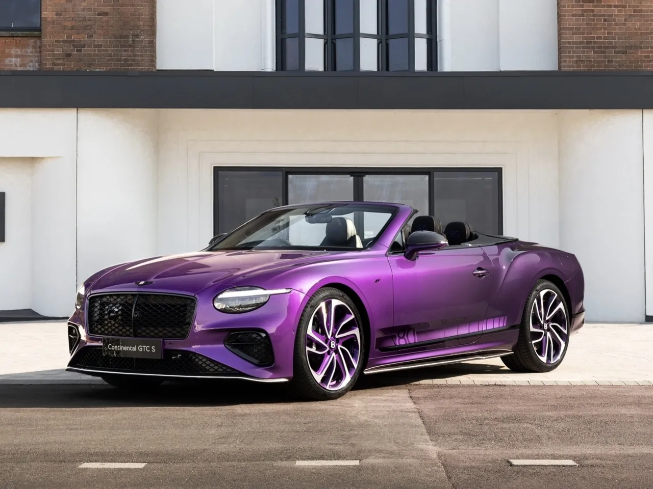 Bentley celebra los ochenta años de su fábrica de Crewe con un Continental GTC muy especial