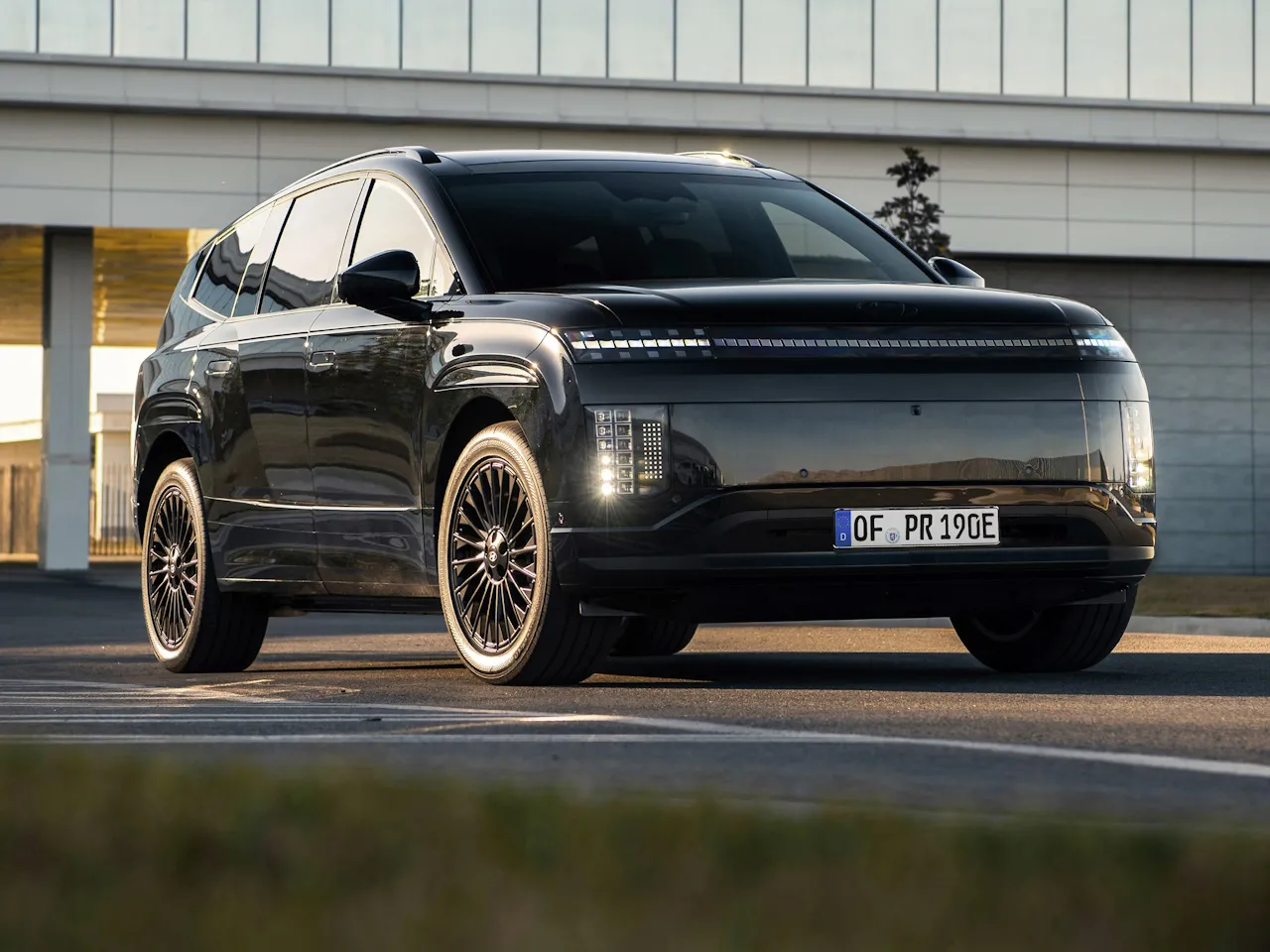 Hyundai IONIQ 9 Calligraphy Black Ink: el minimalismo oscuro como nueva seña de identidad del SUV eléctrico