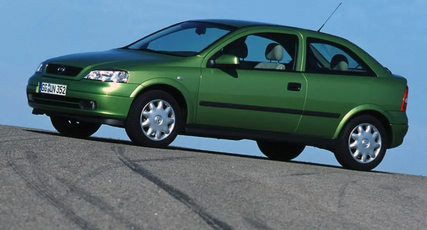 Opel Astra 1 6 16v (1)