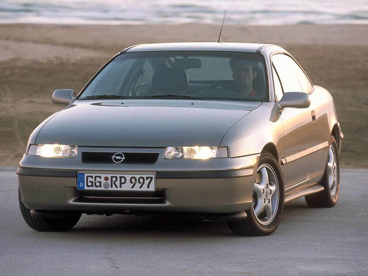 Coche del día: Opel Calibra 2.5 V6