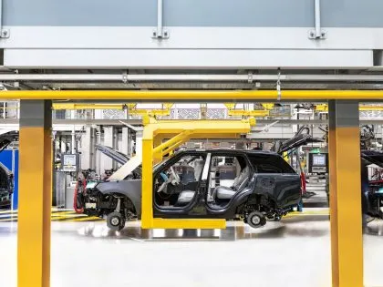 El Range Rover eléctrico no necesitaba 550 CV, le bastaba seguir siendo un Range Rover eR Septiembre 2026 (11)
