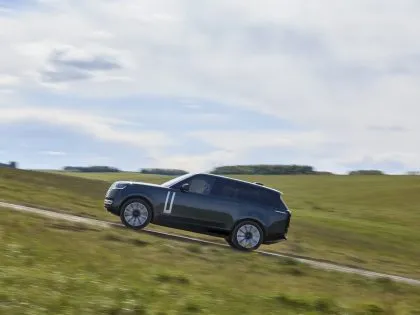 El Range Rover eléctrico no necesitaba 550 CV, le bastaba seguir siendo un Range Rover eR Septiembre 2026 (23)