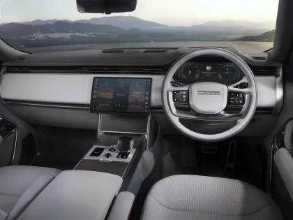 El Range Rover eléctrico no necesitaba 550 CV, le bastaba seguir siendo un Range Rover eR Septiembre 2026 (30)