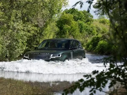 El Range Rover eléctrico no necesitaba 550 CV, le bastaba seguir siendo un Range Rover eR Septiembre 2026 (44)