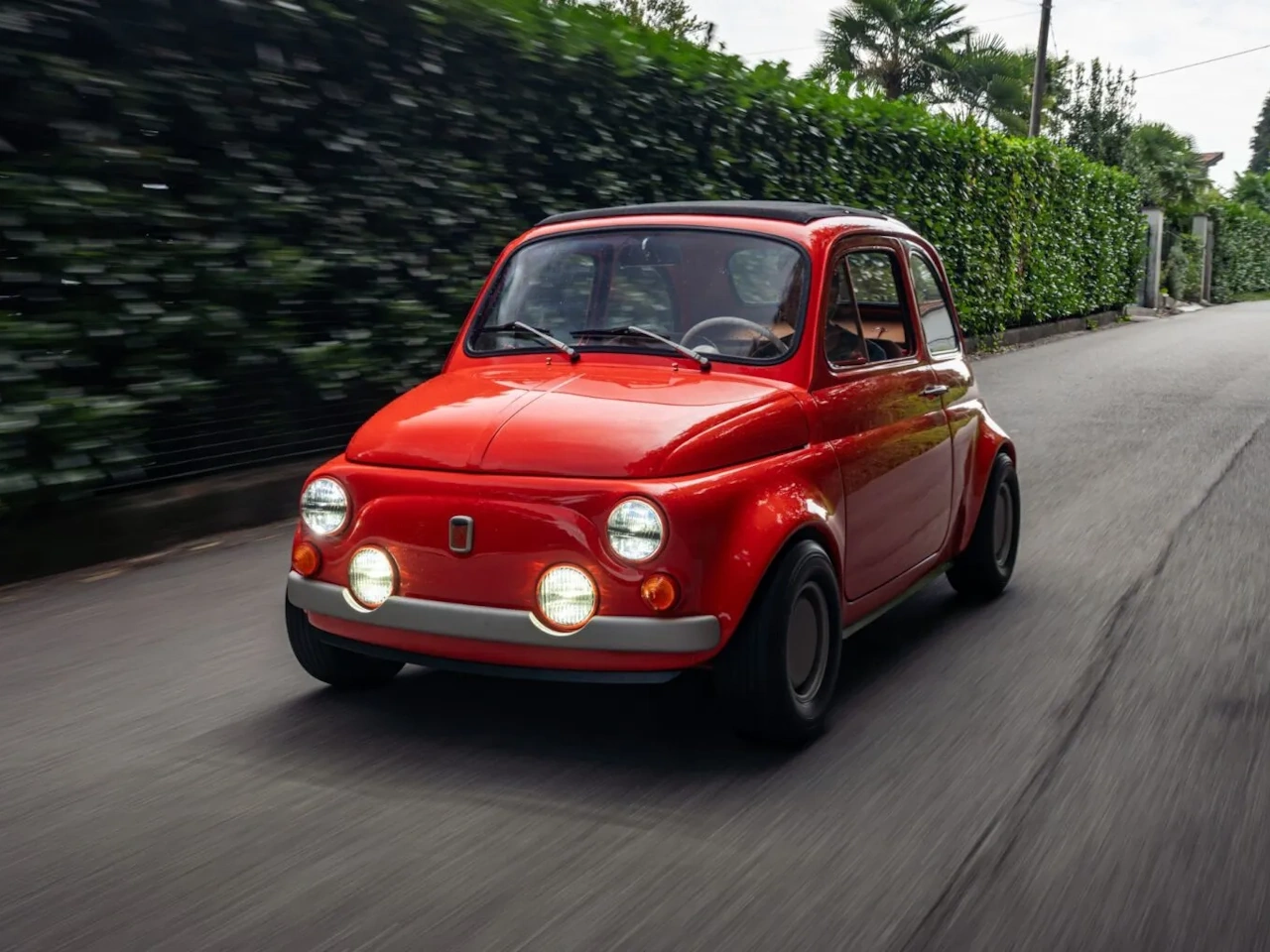 Este FIAT 500 que demuestra que un restomod no necesita reinventarlo todo