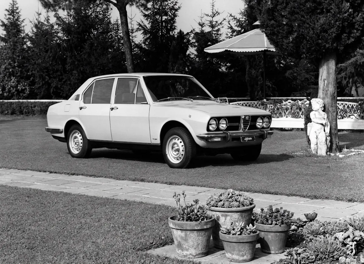 Coche del día: Alfa Romeo Alfetta 1.8