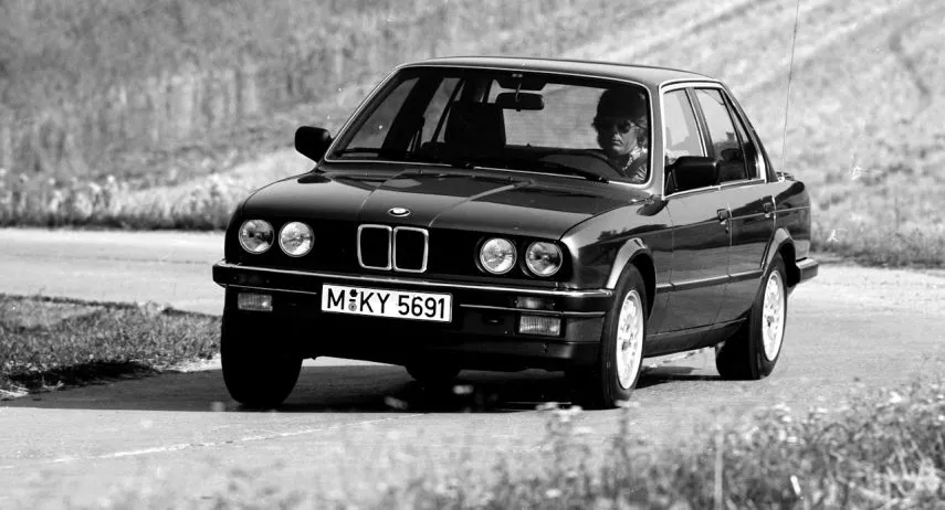 BMW 325i E30 (1)