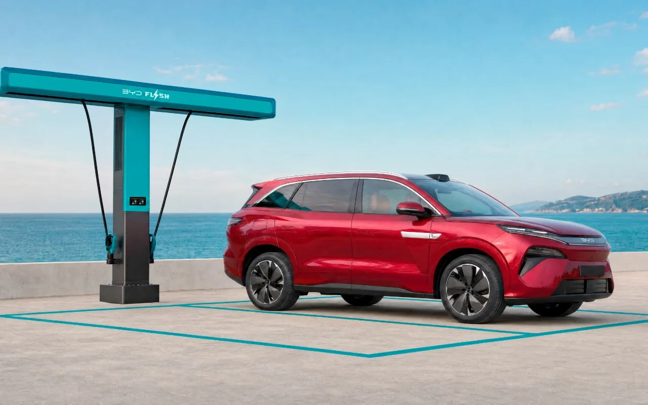 BYD promete cargar en cinco minutos, pero falta la red