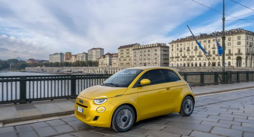 Fiat 500 Hybrid eR octubre 2026 (1)