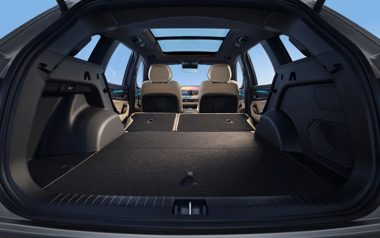 Geely Monjaro EM i eR octubre 2026 (8)