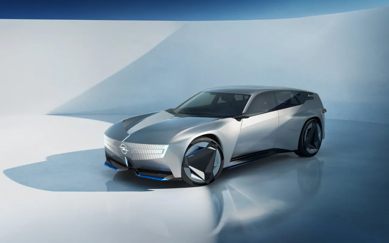 El Opel STX Concept reivindica el familiar frente al SUV