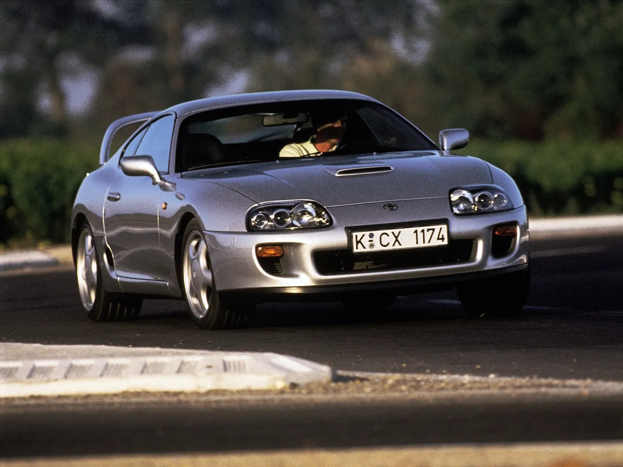 Coche del día: Toyota Supra Biturbo (A80)