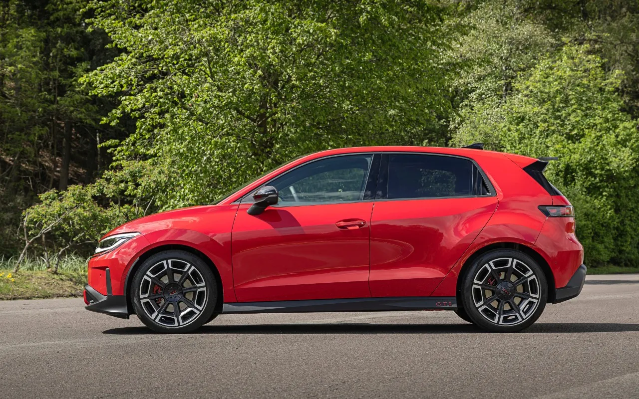 Volkswagen ID Polo GTI eR octubre 2026 (7)